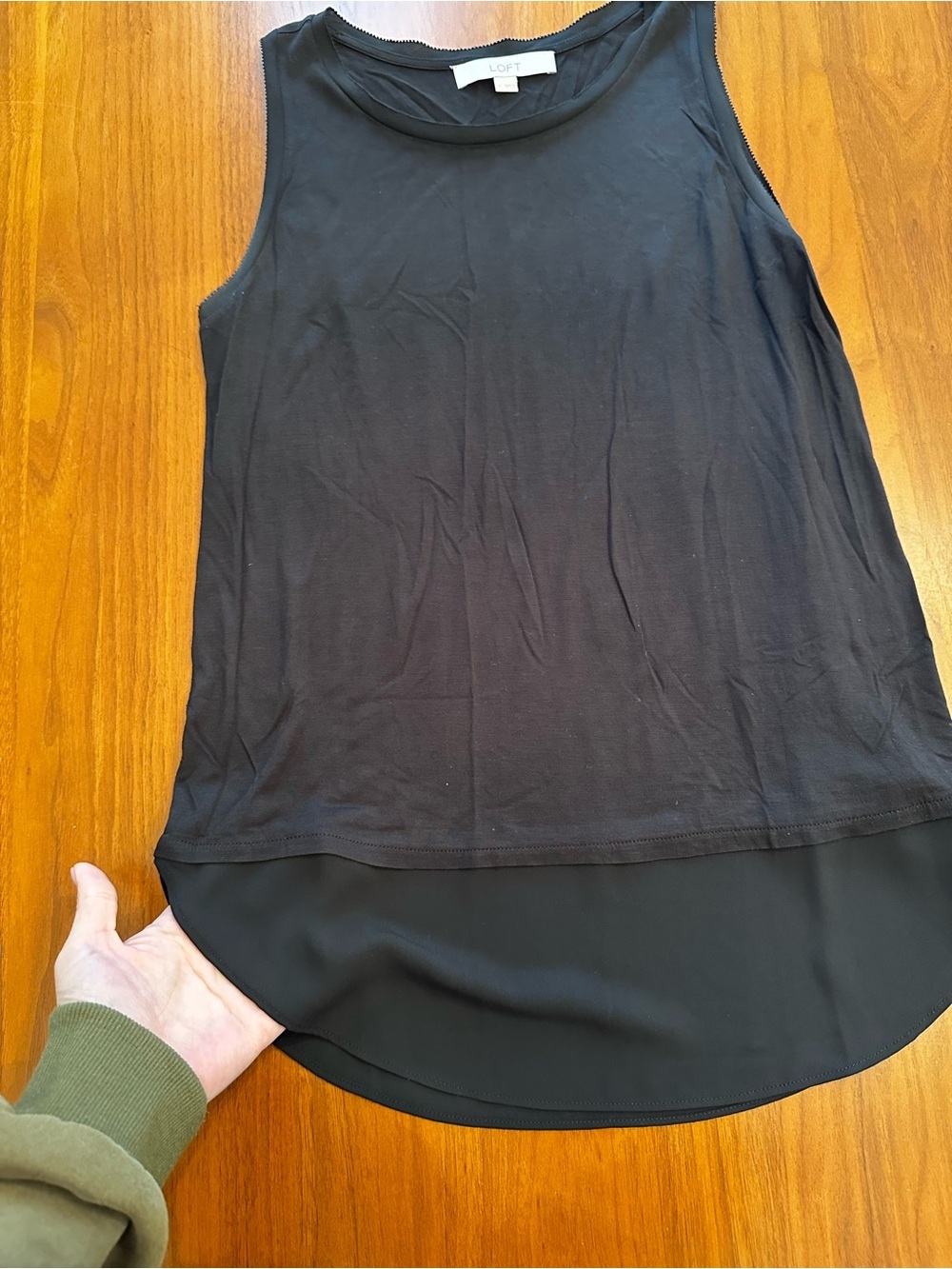 Bundle! NWT LOFT Women’s Light Gray Short Sleeve Tee & Black Sleeveless Tank - Picture 6 of 6